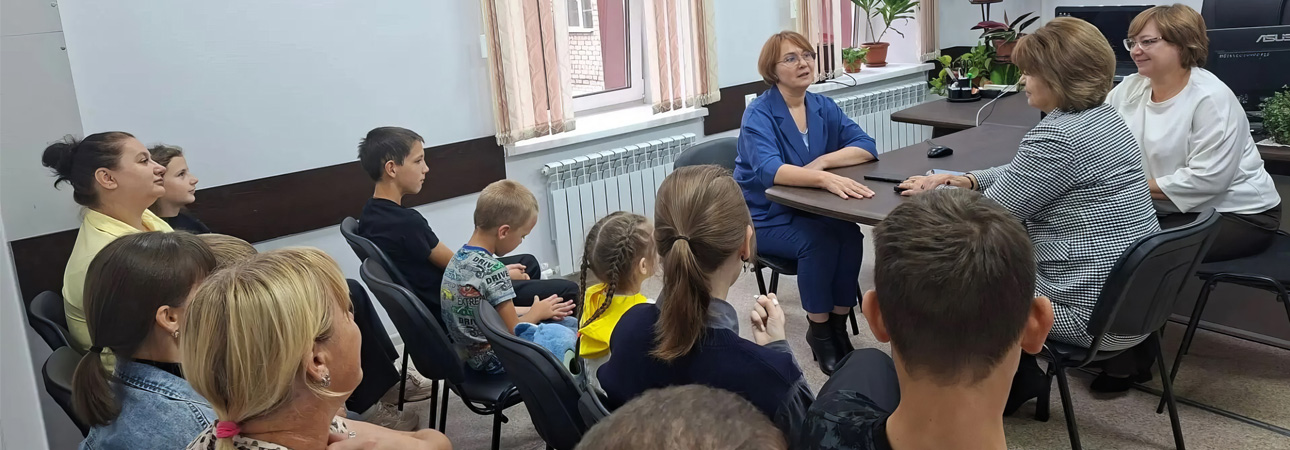 Большая семья — большое счастье: Теплый диалог в День многодетной семьи